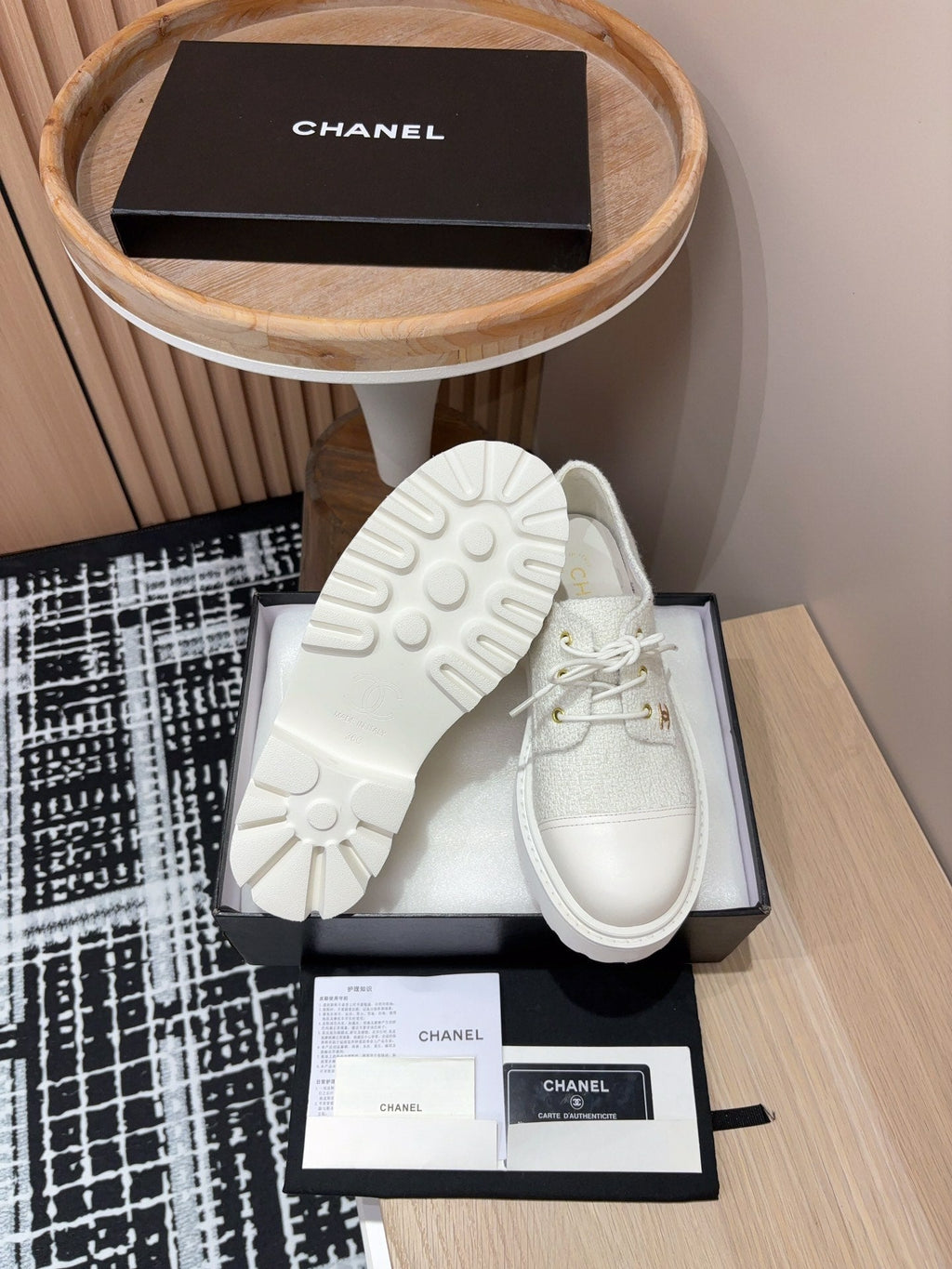 CHANEL OXFORD SHOES IN WHITE TWEED AND CALFSKIN