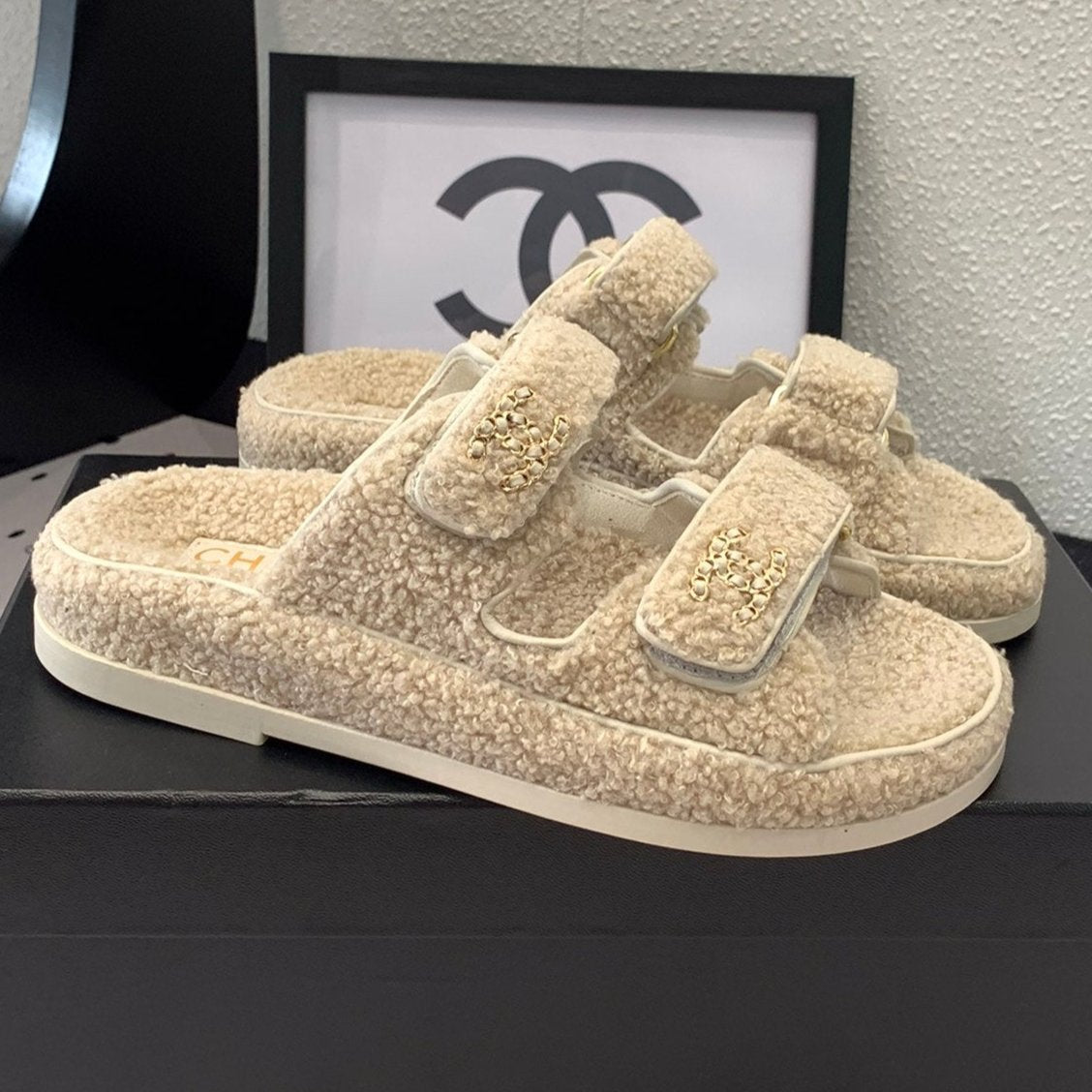 CHANEL DAD SANDAL MULE IN ECRU BEIGE LAMB FUR