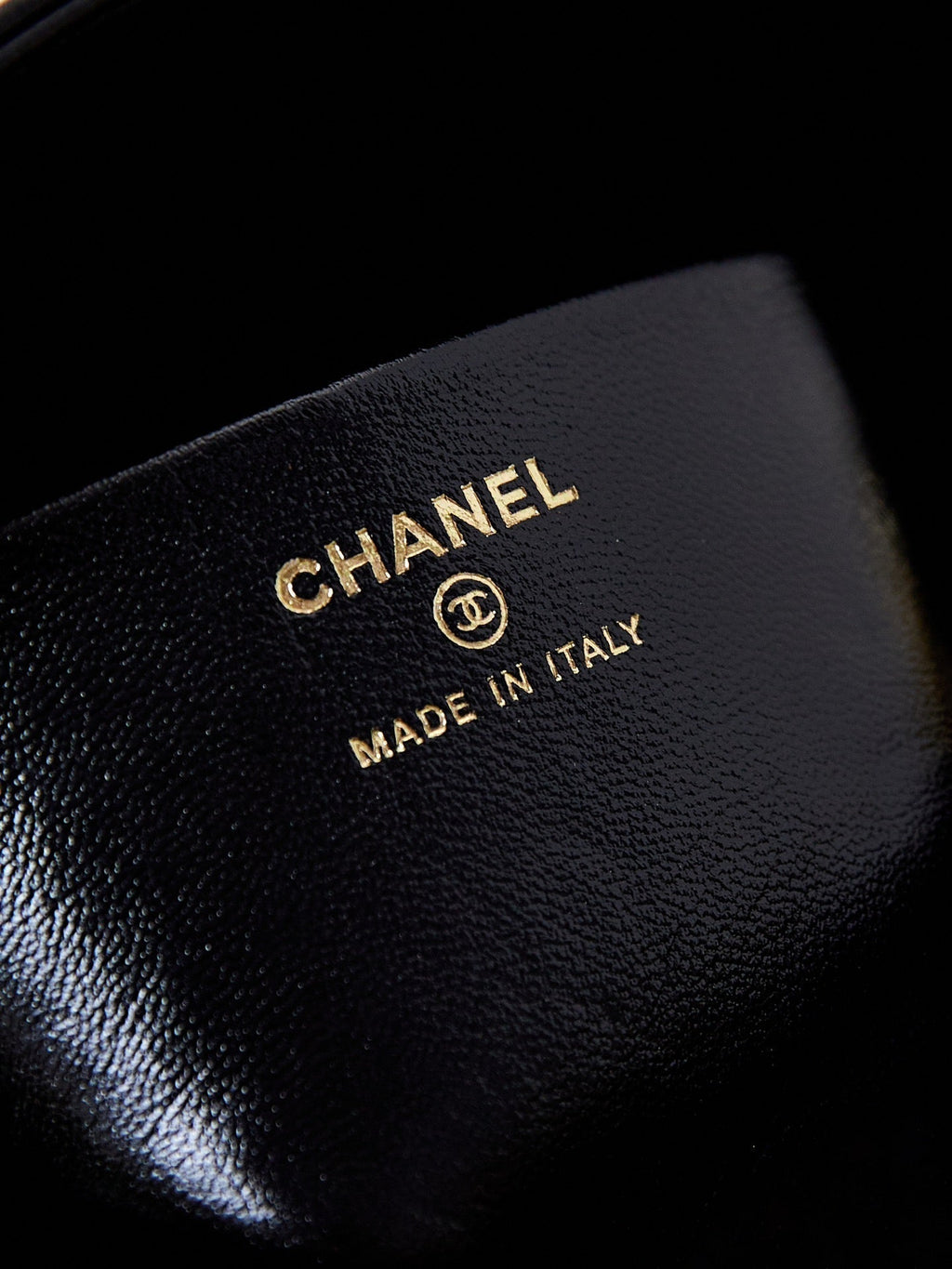 CHANEL HOBO BAG 18 IN BLACK SOFT LAMBSKIN GOLD CHAIN