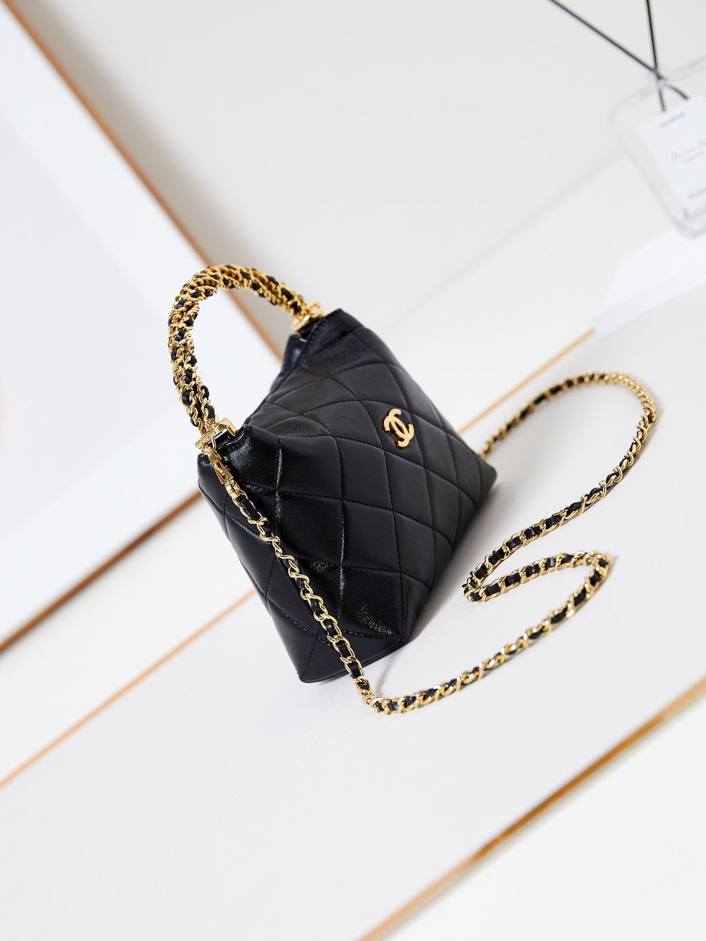 CHANEL HOBO BAG 18 IN BLACK SOFT LAMBSKIN GOLD CHAIN