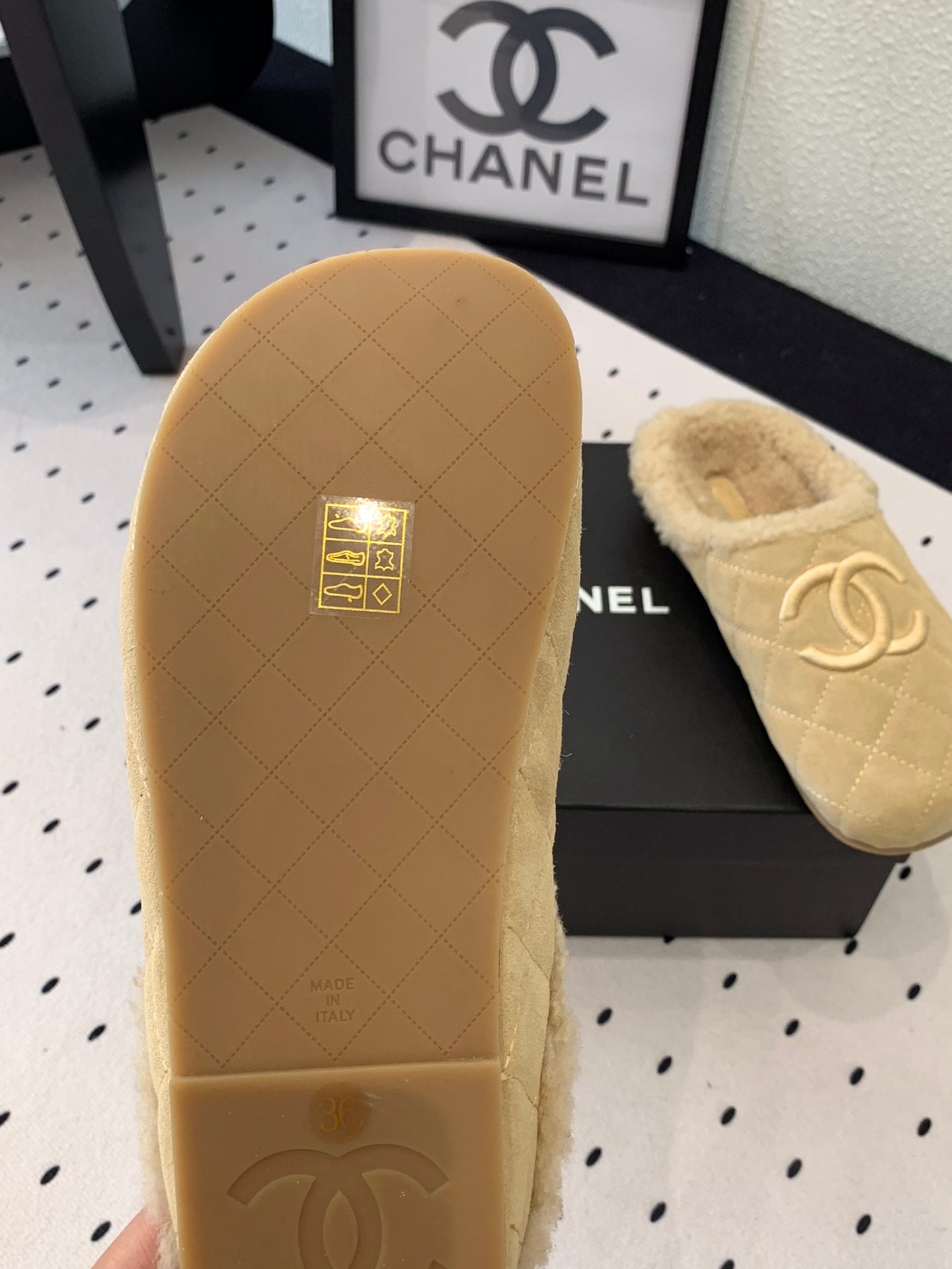 CHANEL FLAT MULE IN TORTILLA BROWN SUEDE AND LAMB FUR LINING