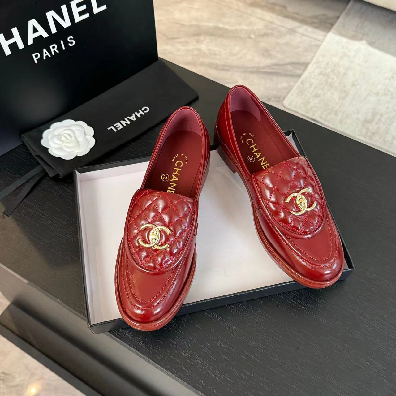 CHANEL MOASINS RED QUILTED LAMBSKIN