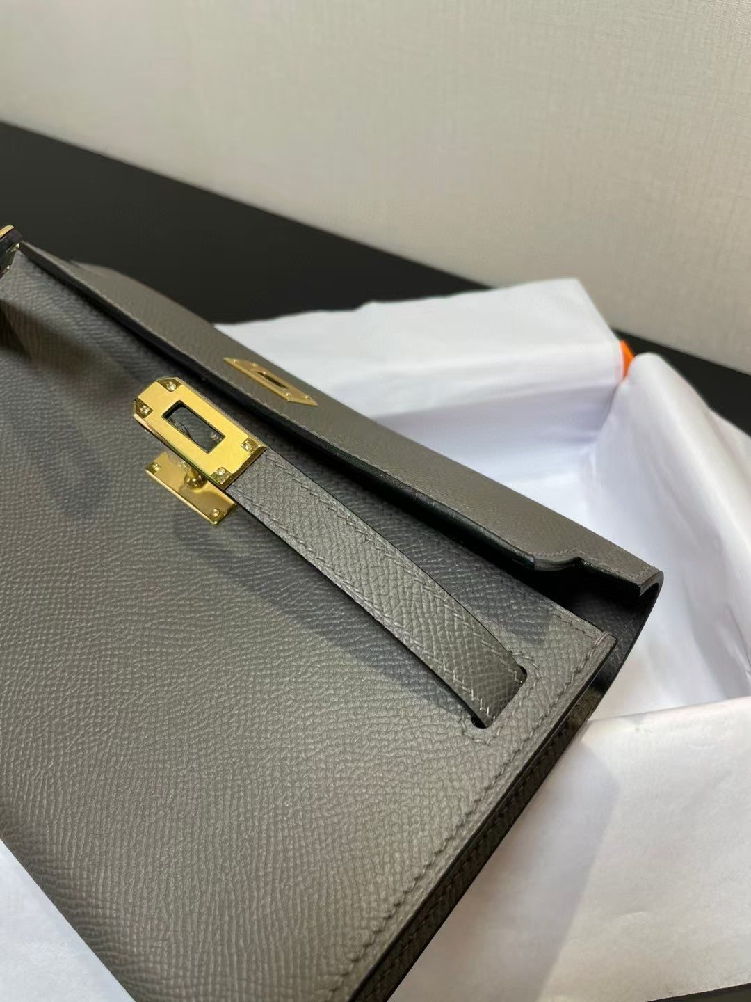 HERMES KELLY CLASSIQUE TO GO WALLET EPSOM 20 IN GREY WITH GOLD HARDWARE