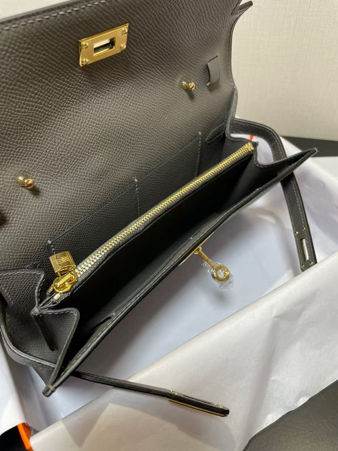HERMES KELLY CLASSIQUE TO GO WALLET EPSOM 20 IN GREY WITH GOLD HARDWARE