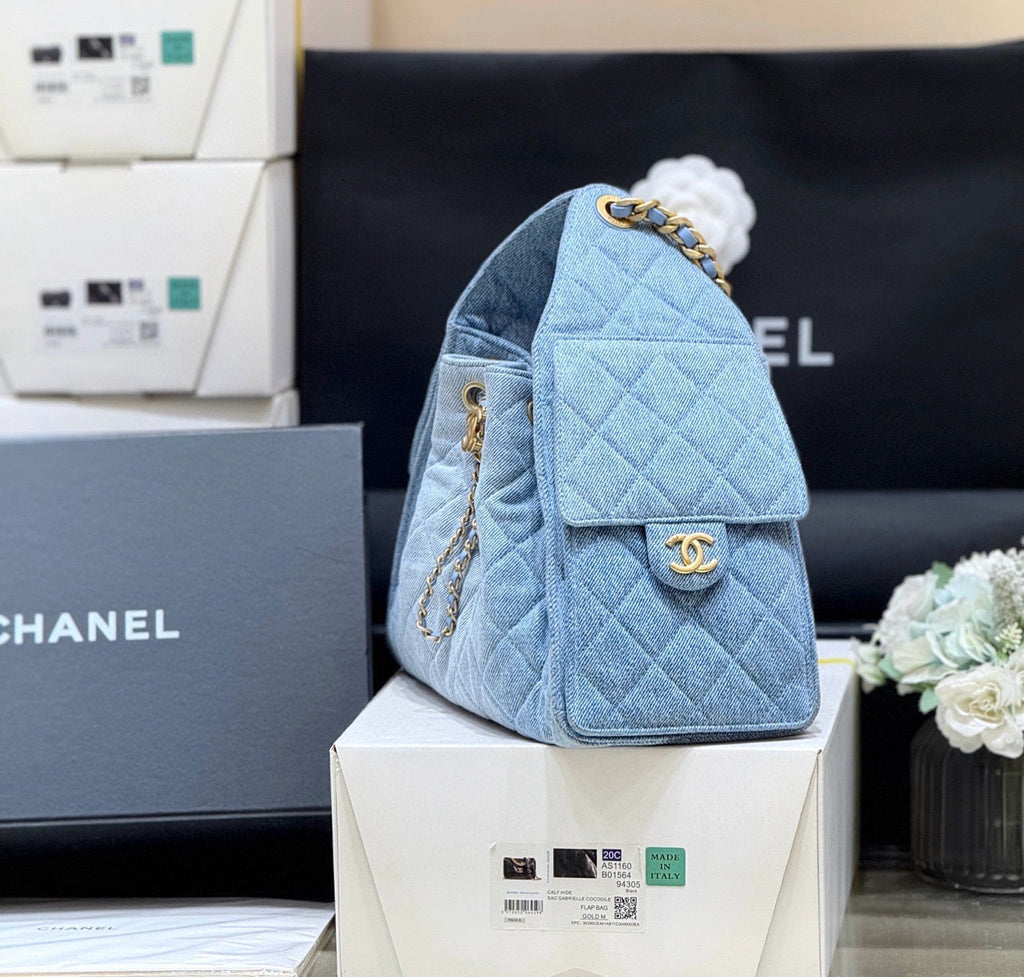 CHANEL 25 HANDBAG IN BLUE 30 DENIM GOLD HARDWARE