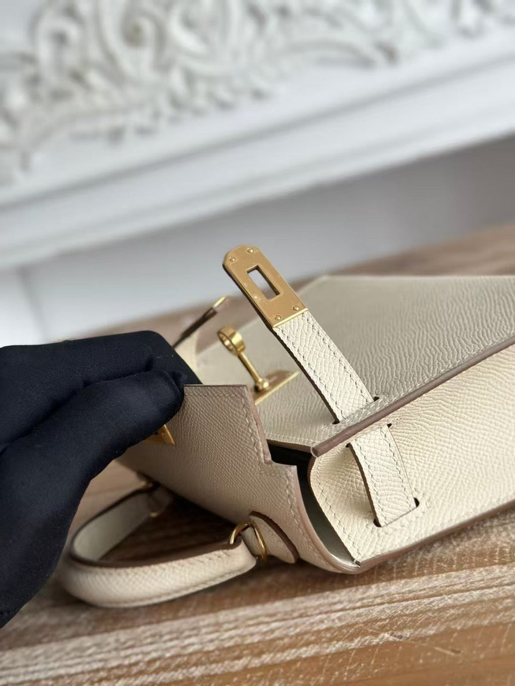 HERMES KELLY MINI 19 WHITE CALFSKIN GOLD HARDWARE