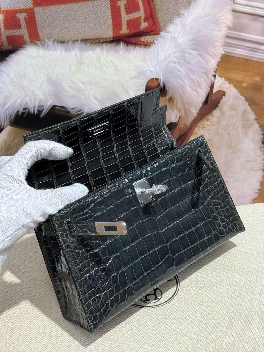 HERMES KELLY MINI 22 IN BLACK AMERICAN ALLIGATOR SILVER BUCKLE