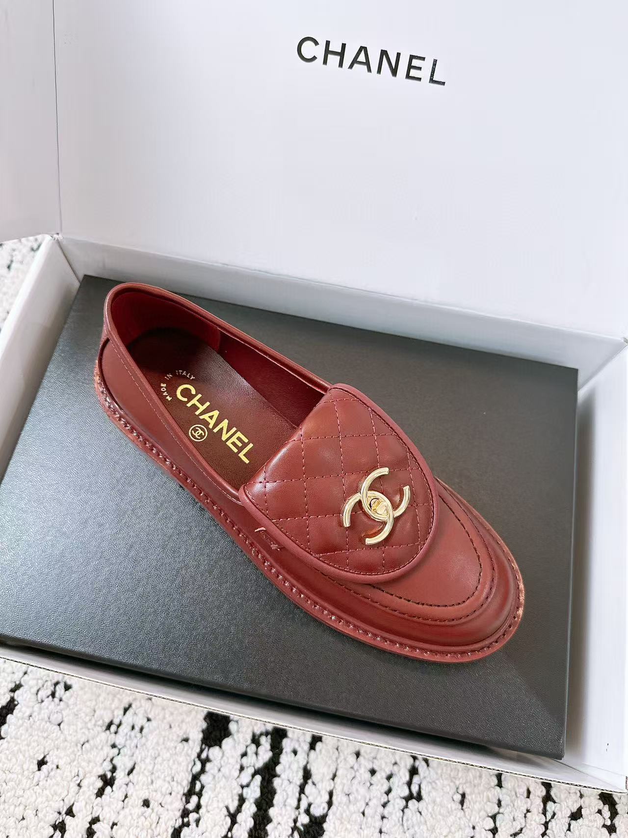 CHANEL QUILTED FLAP LOAFERS IN BURGUNDY RED CALFSKIN GOLD HARDWARE