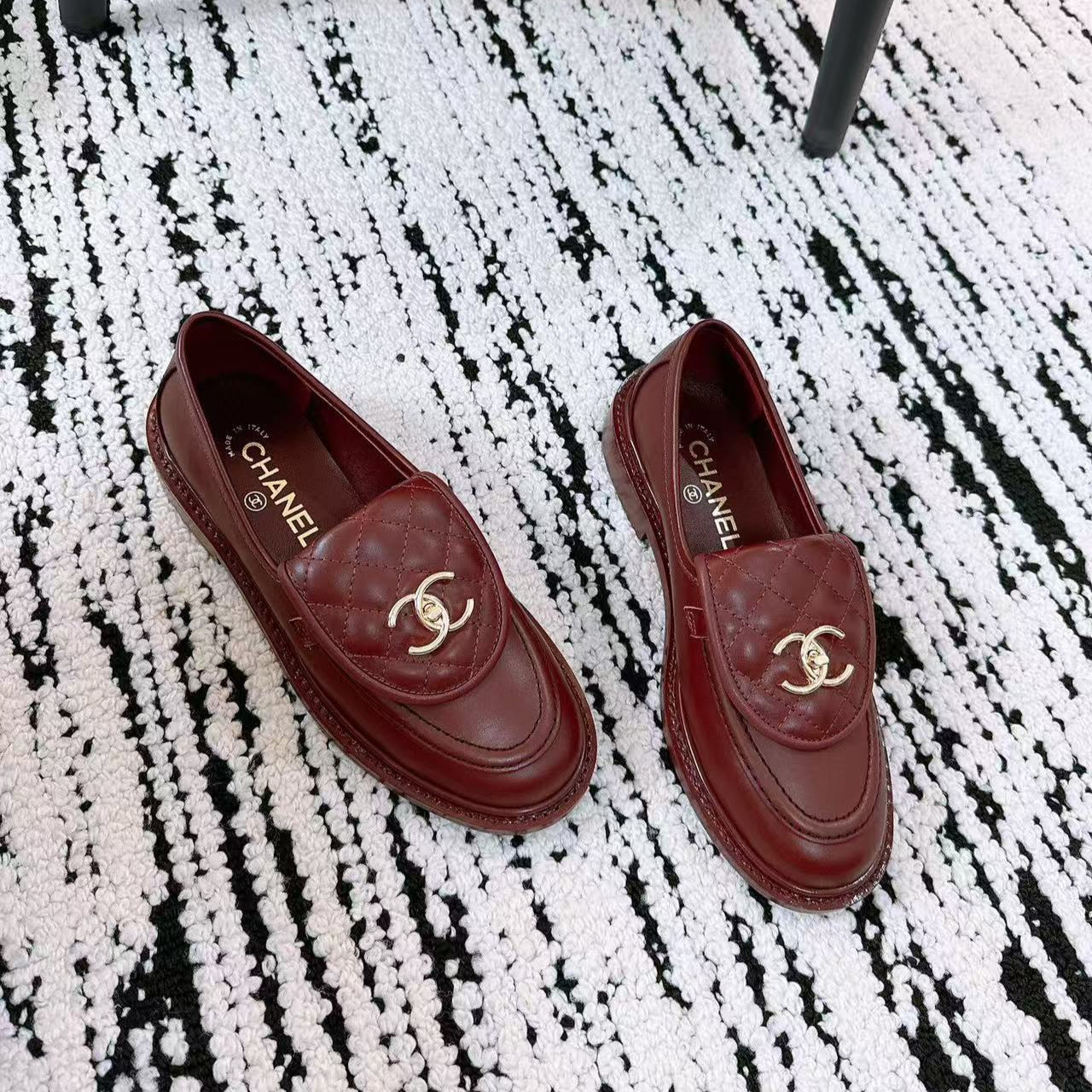 CHANEL QUILTED FLAP LOAFERS IN BURGUNDY RED CALFSKIN GOLD HARDWARE