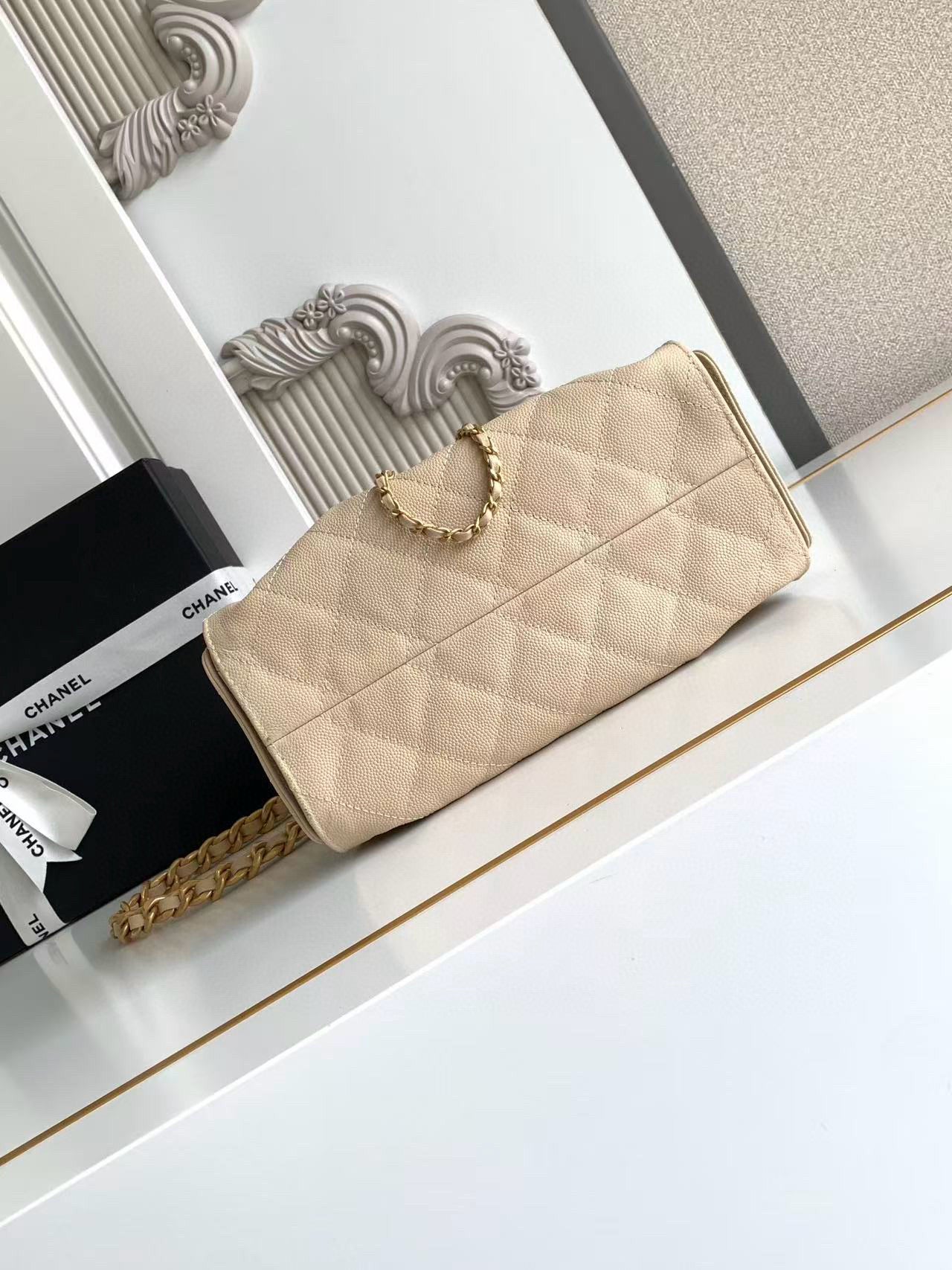 CHANEL 25 MINI HANDBAG 22CM IN BEIGE GRAINED CALFSKIN GOLD HARDWARE