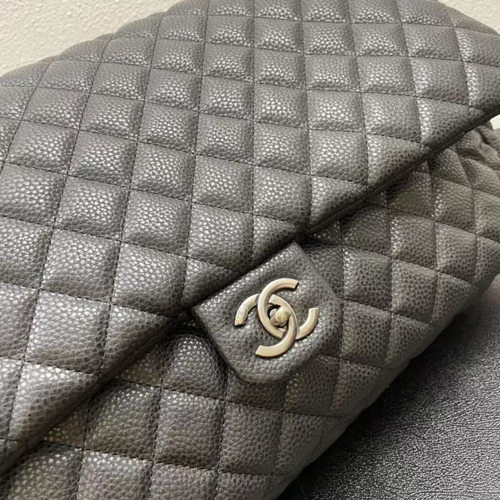 CHANEL CLASSIC FLAP BAG 46 IN BLACK QUILTED CALFSKIN