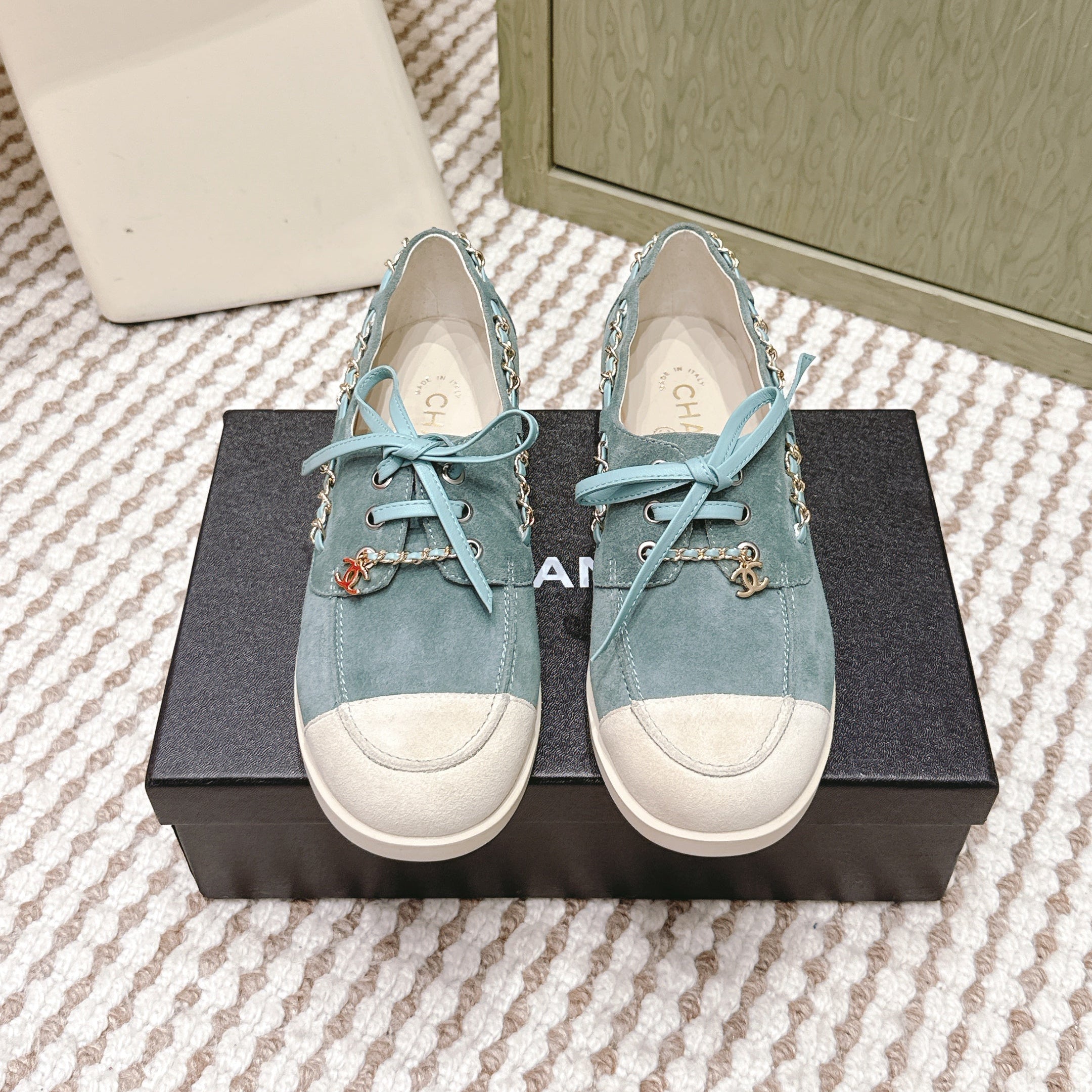 CHANEL 25S MOASINS IN LIGHT BLUISH-GRAY AND LIGHT GREY SUEDE
