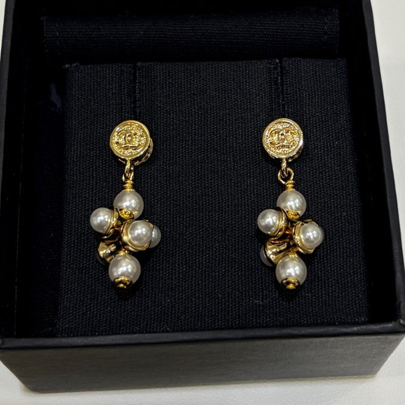 18K  Chanel Grape Pearl Gold Earrings