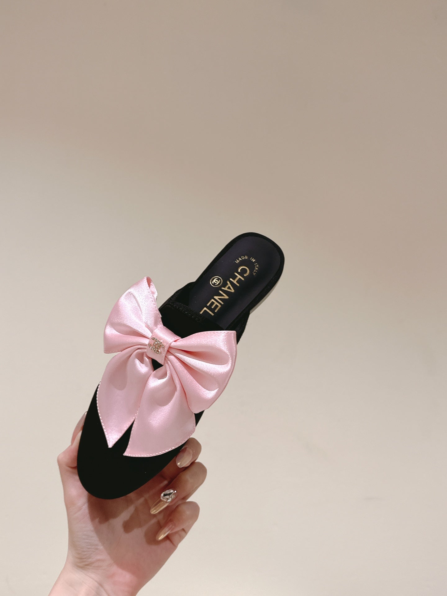 CHANEL MULE WITH SILK LIGHT PINK BOW AND BLACK LAMBSKIN