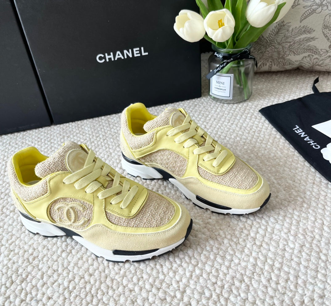 CHANEL SNEAKER IN LIGHT YELLOW WOOL TWEED AND SUEDE