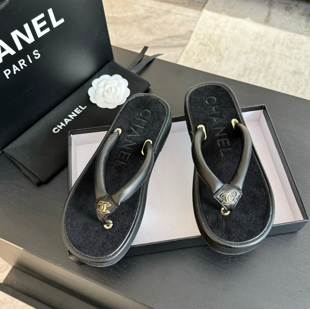 CHANEL Thick-soled Flip-Flops Lambskin Black