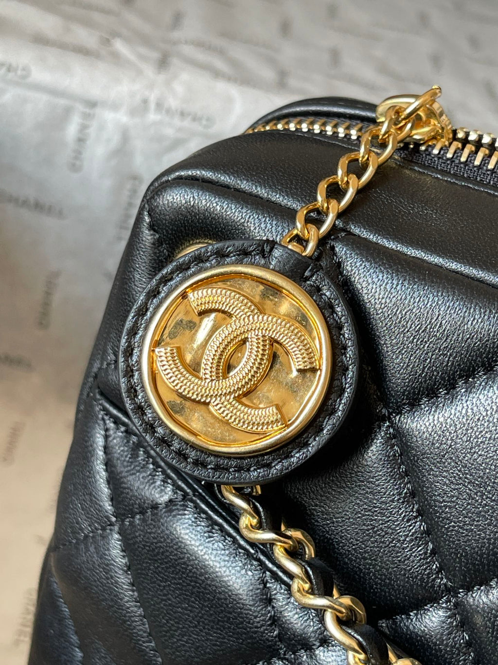 CHANEL CAMERA BAG 24 IN BLACK QUILTED LAMBSKIN DOUBLE C GOLD COIN