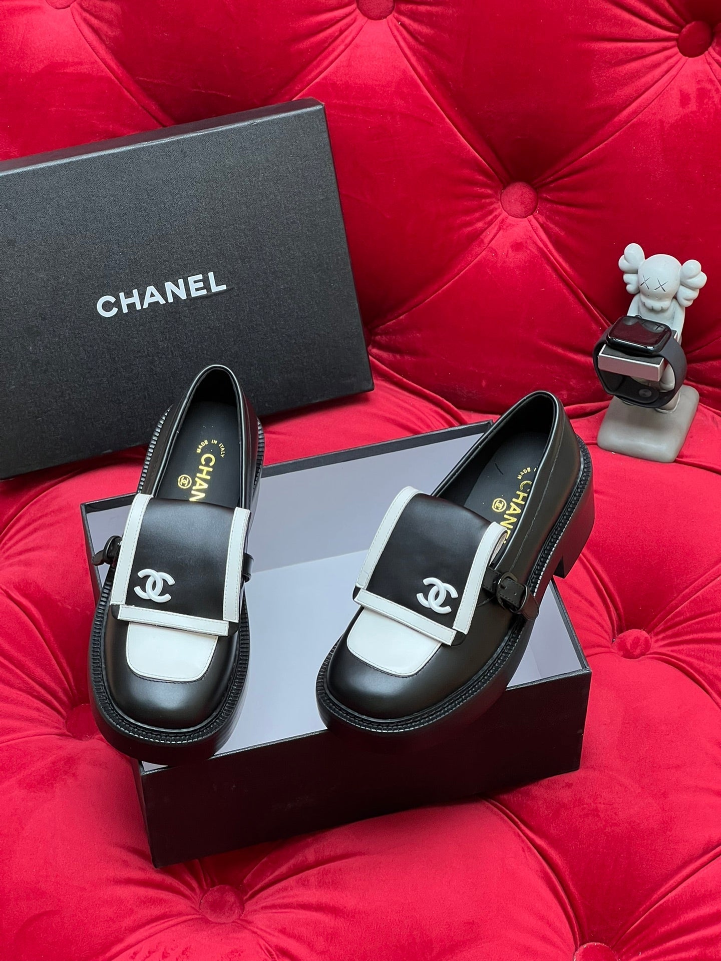 CHANEL MOASIN LOAFER IN BLACK MIX WHITE LAMBSKIN