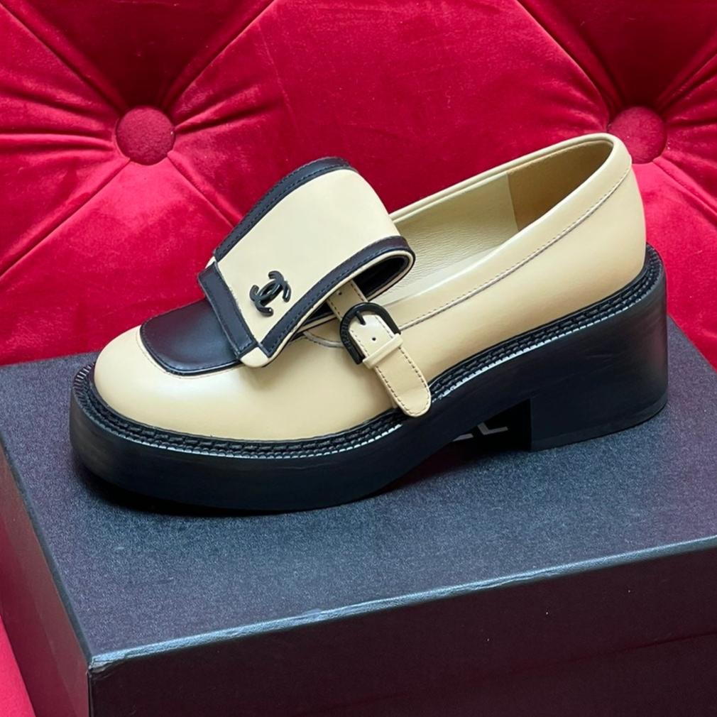 CHANEL MOASIN LOAFER IN YELLOW CREAM MIX BLACK LAMBSKIN