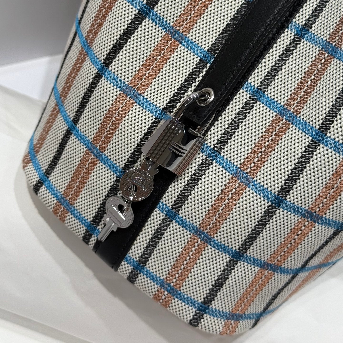 HERMES PICOTIN LOCK 18 BAG IN BLACK CALFSKIN ÉCRU/NOIR/FAUVE/NOIR/BLEU ZANZIBAR EMBROIDERY PLAID CANVAS