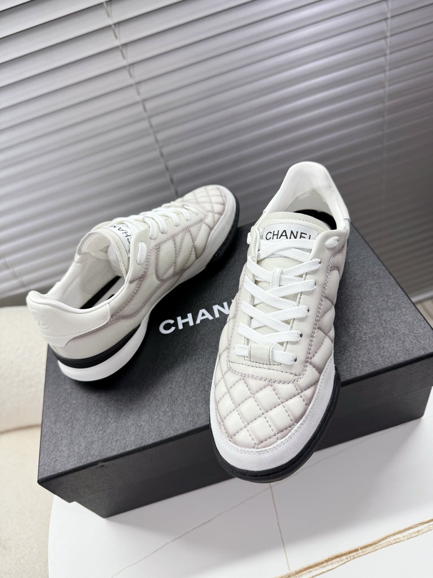 CHANEL 25S TRAINERS WHITE AND LIGHT GRAY IN CALFSKIN