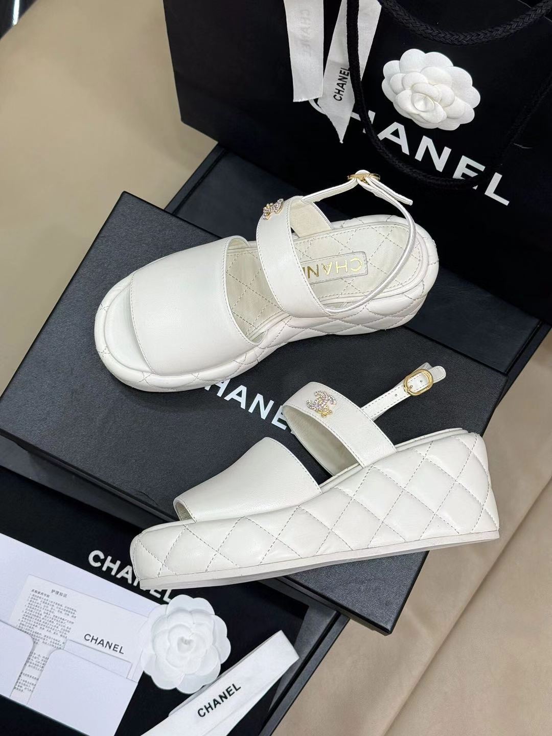 CHANEL HIGH WEDGE SANDALS IN WHITE LAMBSKIN