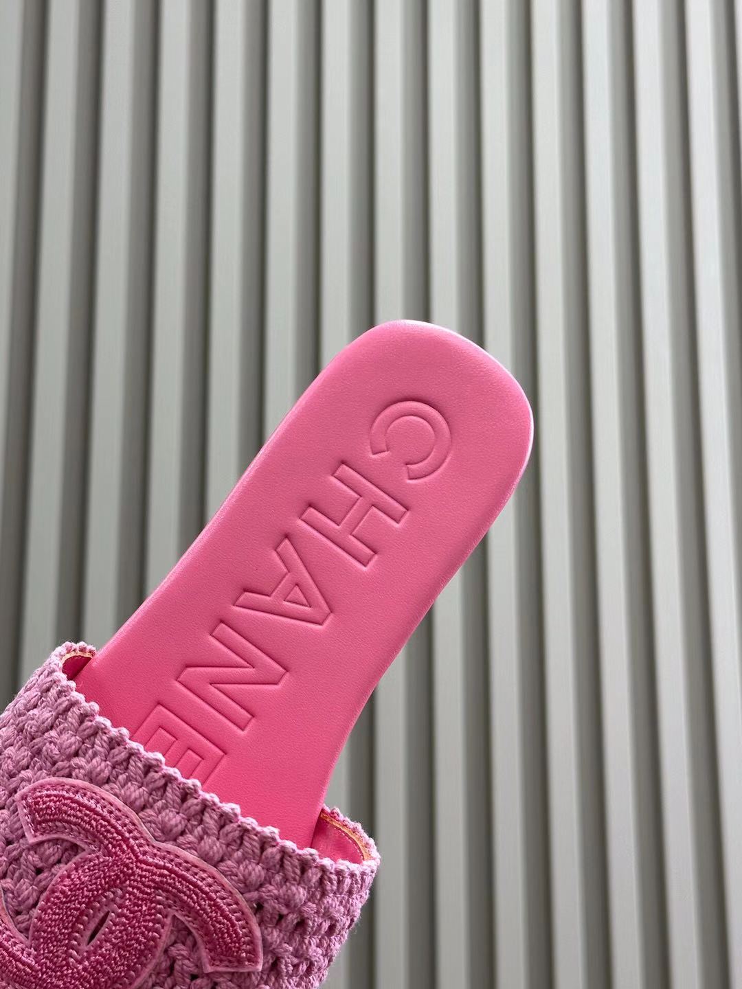 CHANEL WOVEN SLIPPERS LIGHT PINK COWHIDE SOLE