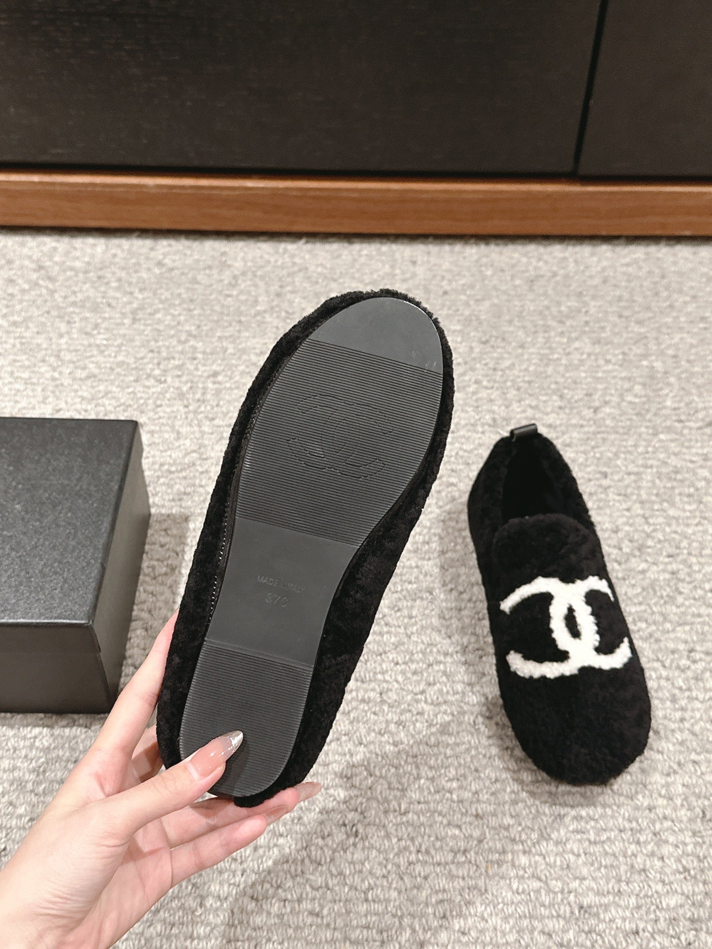 CHANEL LOAFERS IN BLACK FLEECE WITH WHITE LOGO