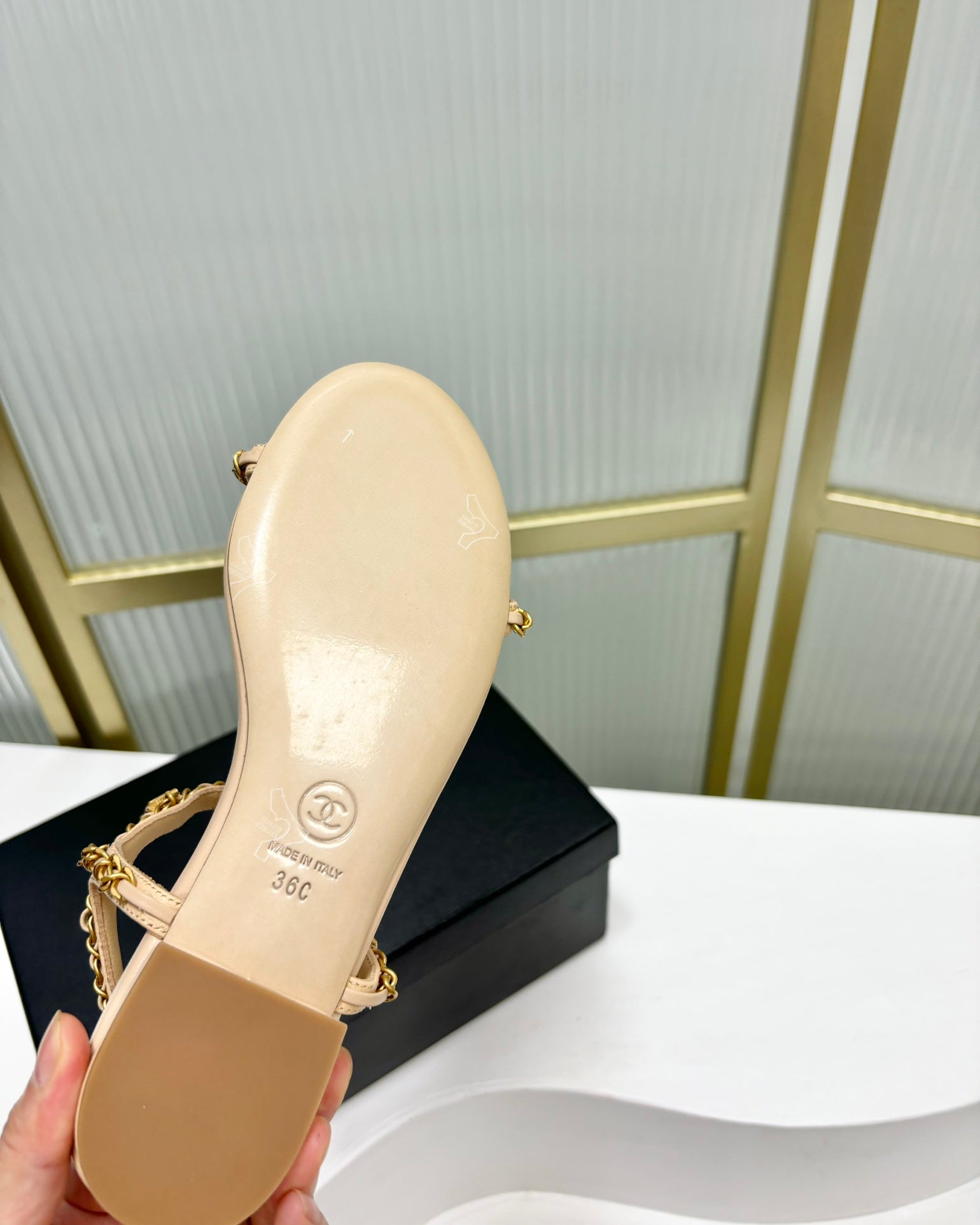 CHANEL SANDALS PEARL CHAIN IN BEIGE CREAM COWHIDE