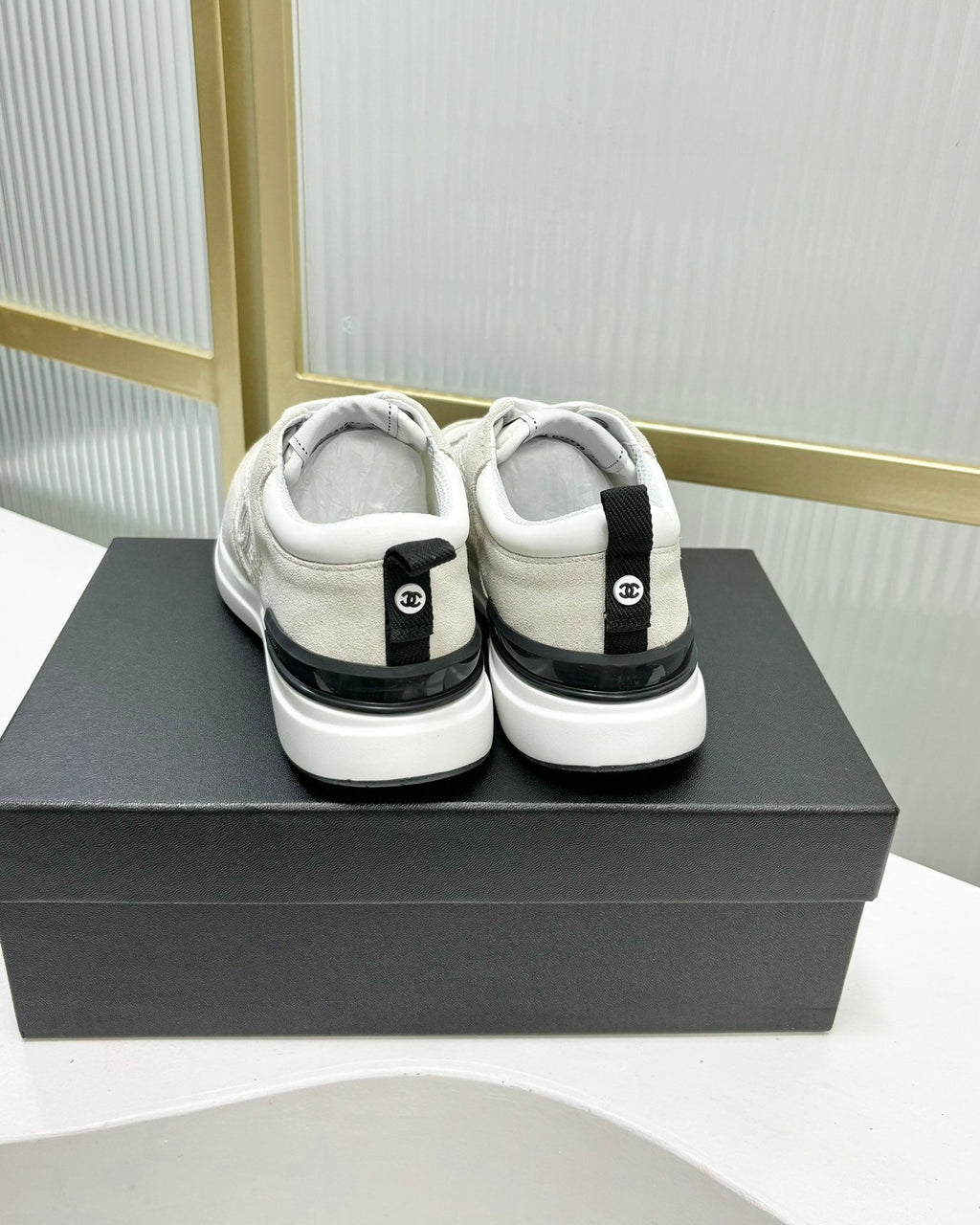 CHANEL SNEAKER IN GREY SUEDE AND WHITE BREATHABLE MESH
