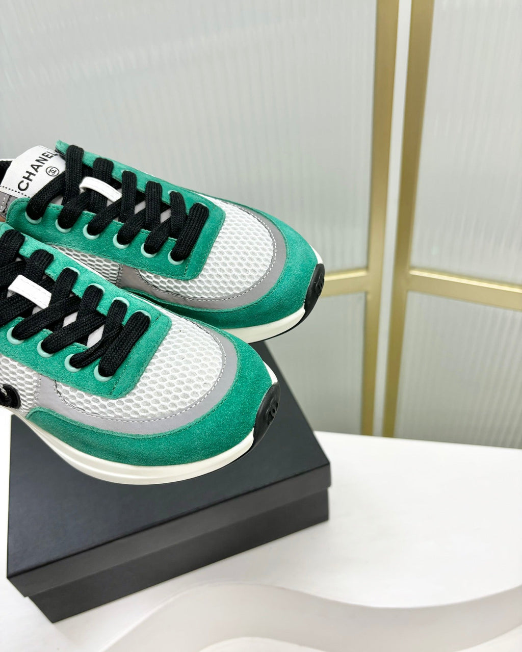 CHANEL SNEAKER IN JADE GREEN SUEDE AND GREY BREATHABLE MESH