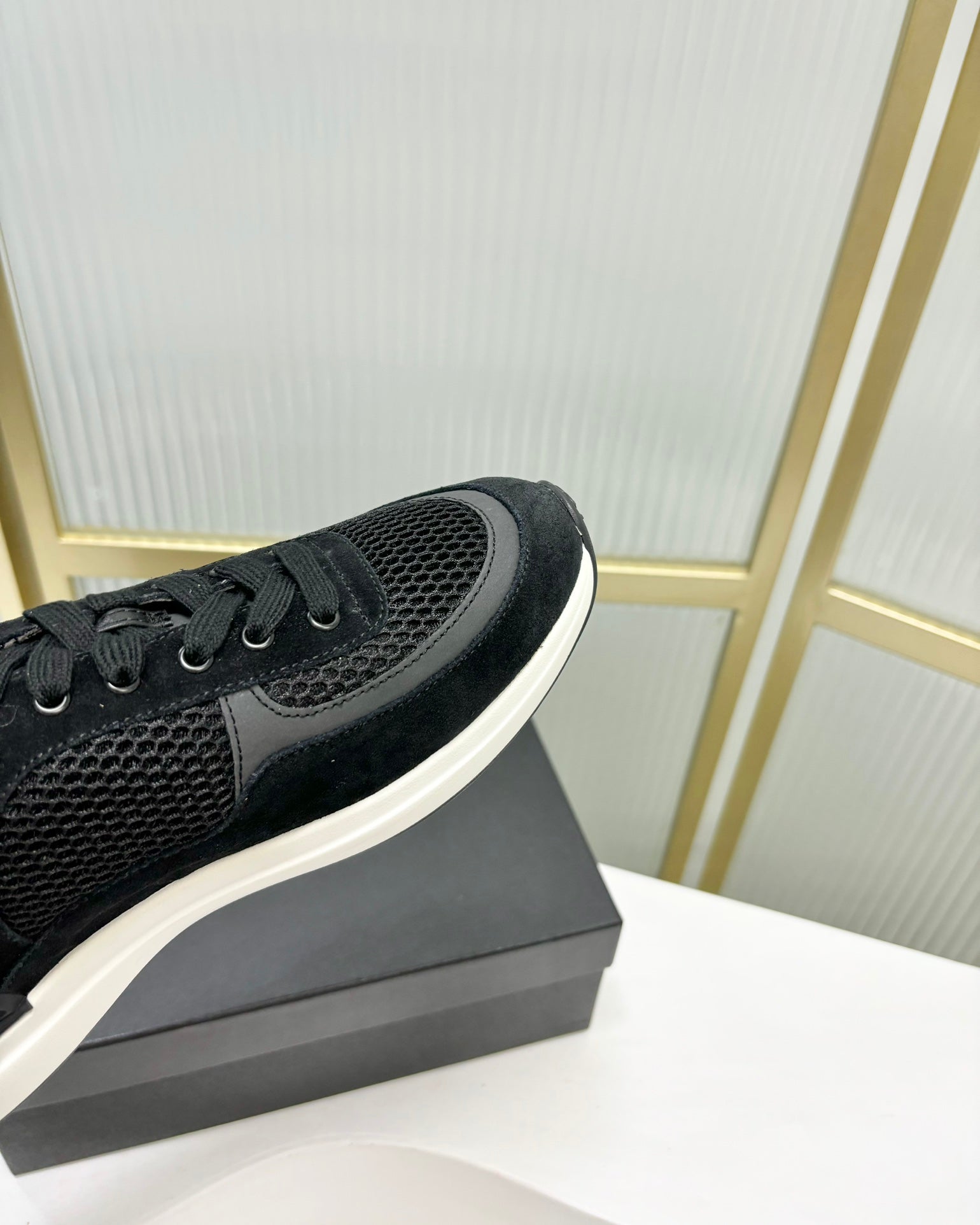 CHANEL SNEAKER IN BLACK SUEDE AND BREATHABLE MESH