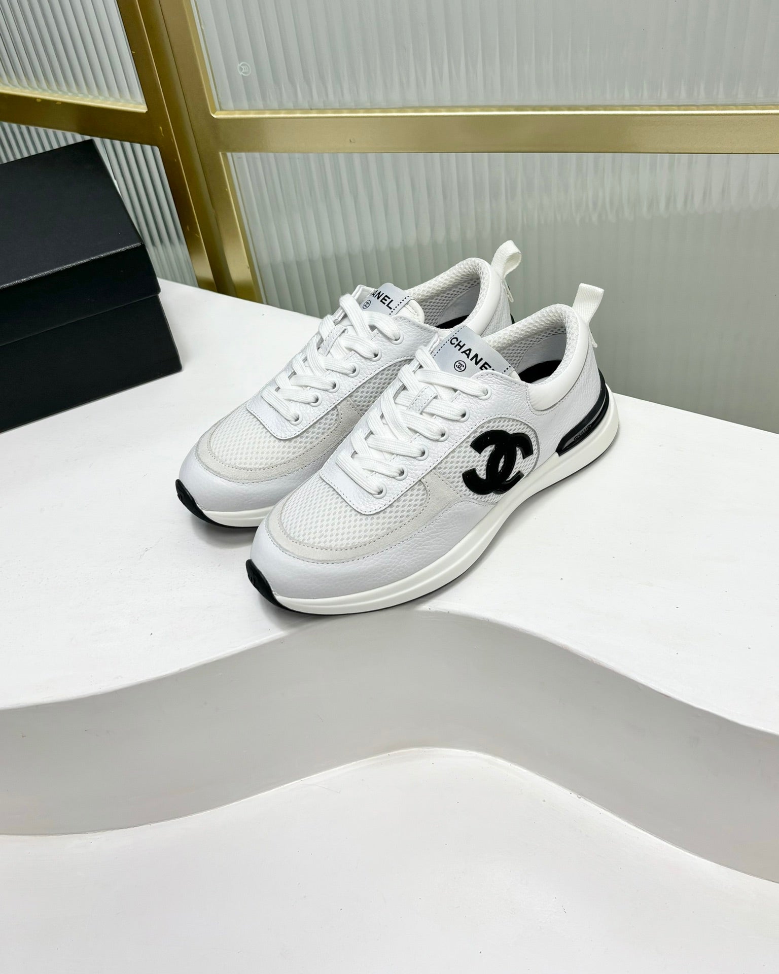 CHANEL SNEAKER IN WHITE SUEDE AND BREATHABLE MESH