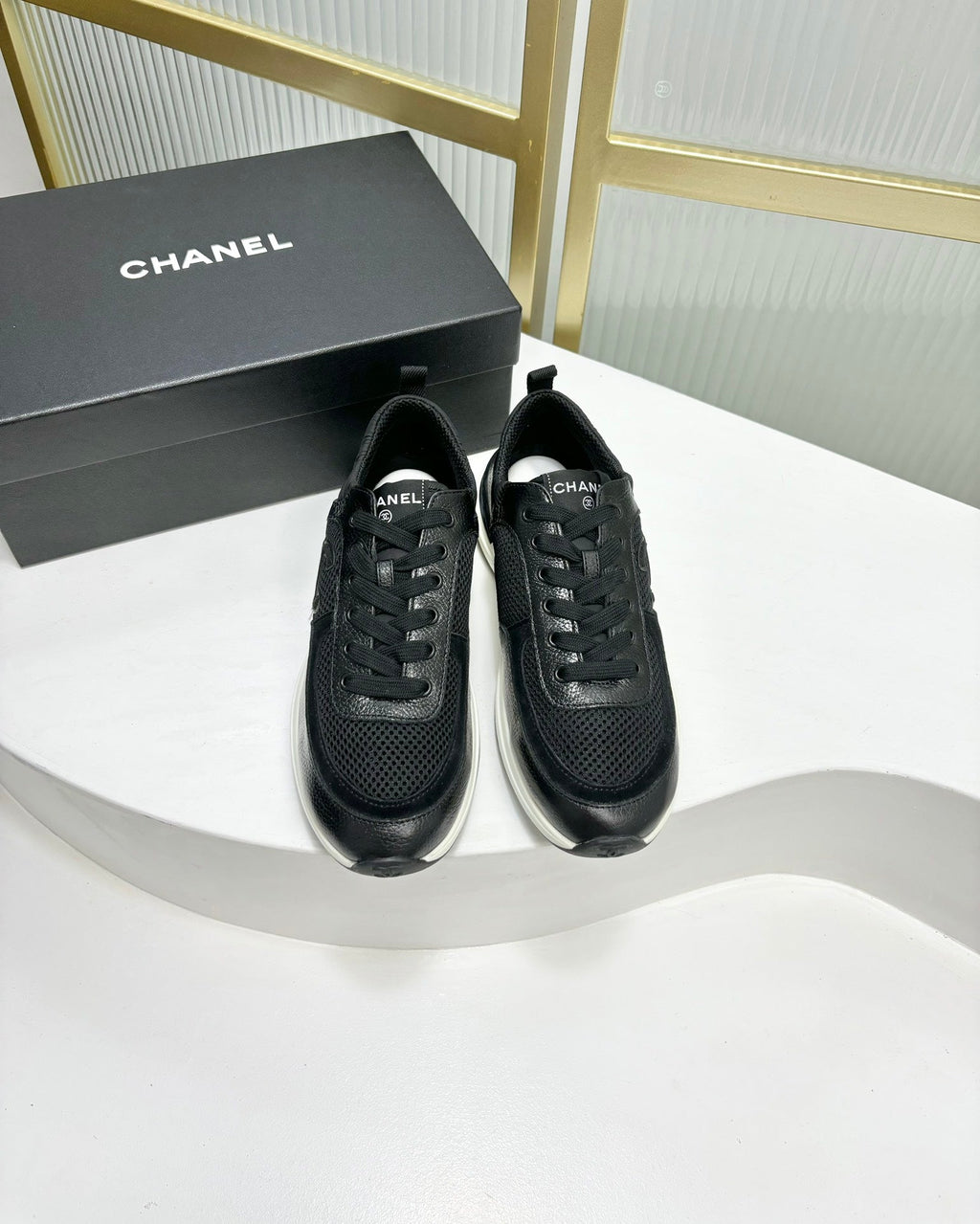 CHANEL SNEAKER IN BLACK SUEDE