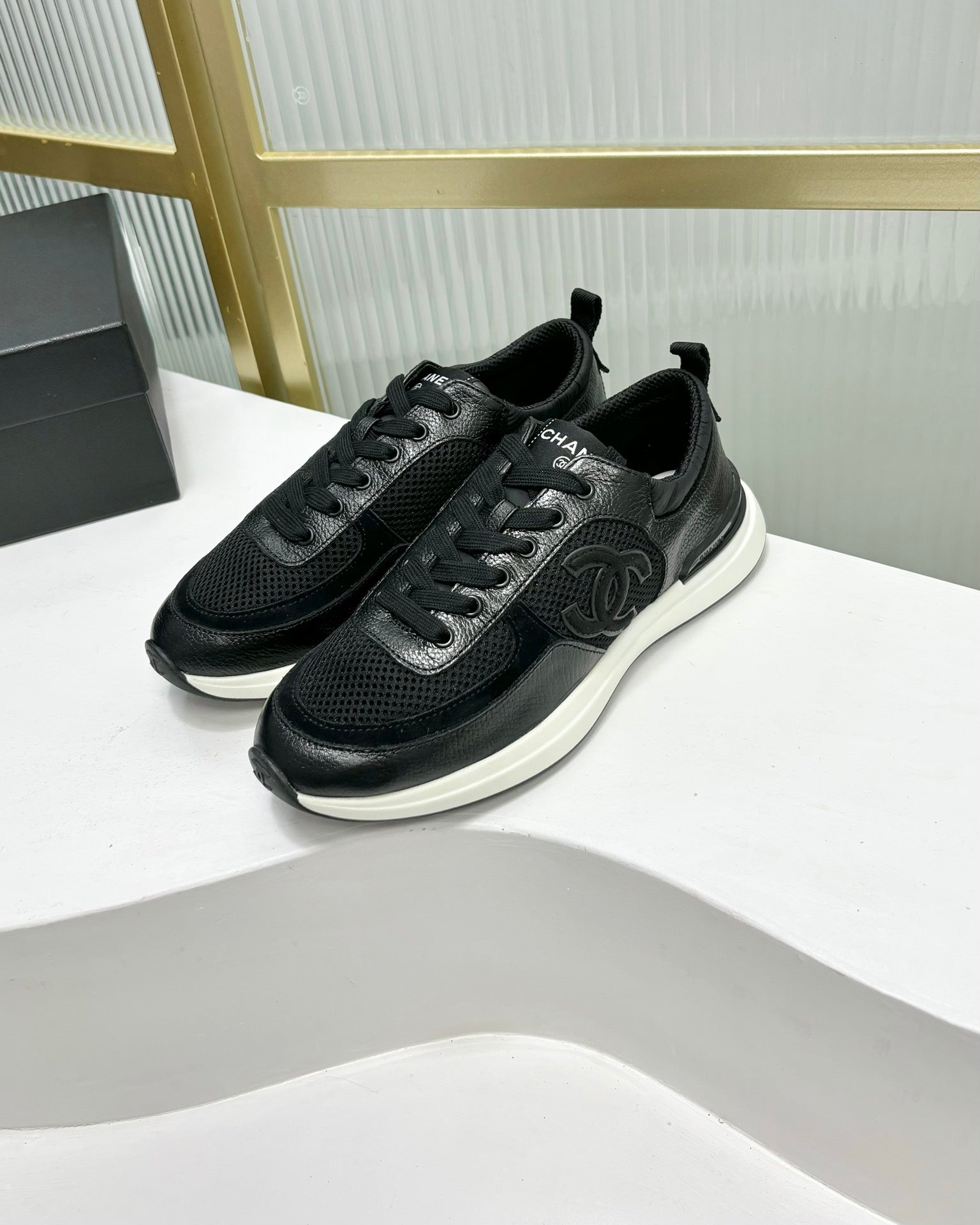 CHANEL SNEAKER IN BLACK SUEDE