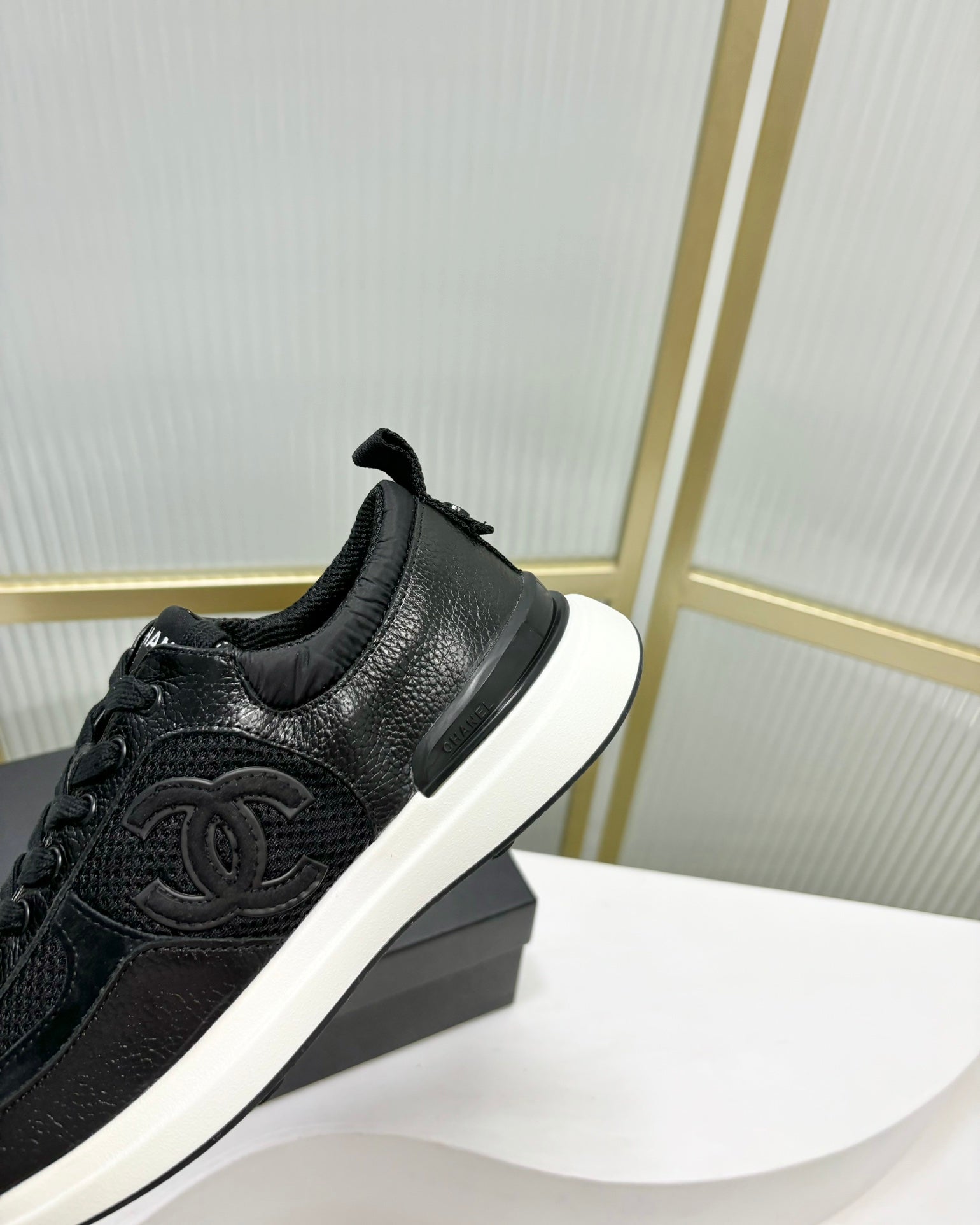 CHANEL SNEAKER IN BLACK SUEDE