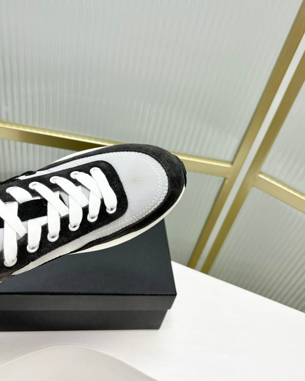 CHANEL SNEAKER IN BLACK MIX GREY SUEDE