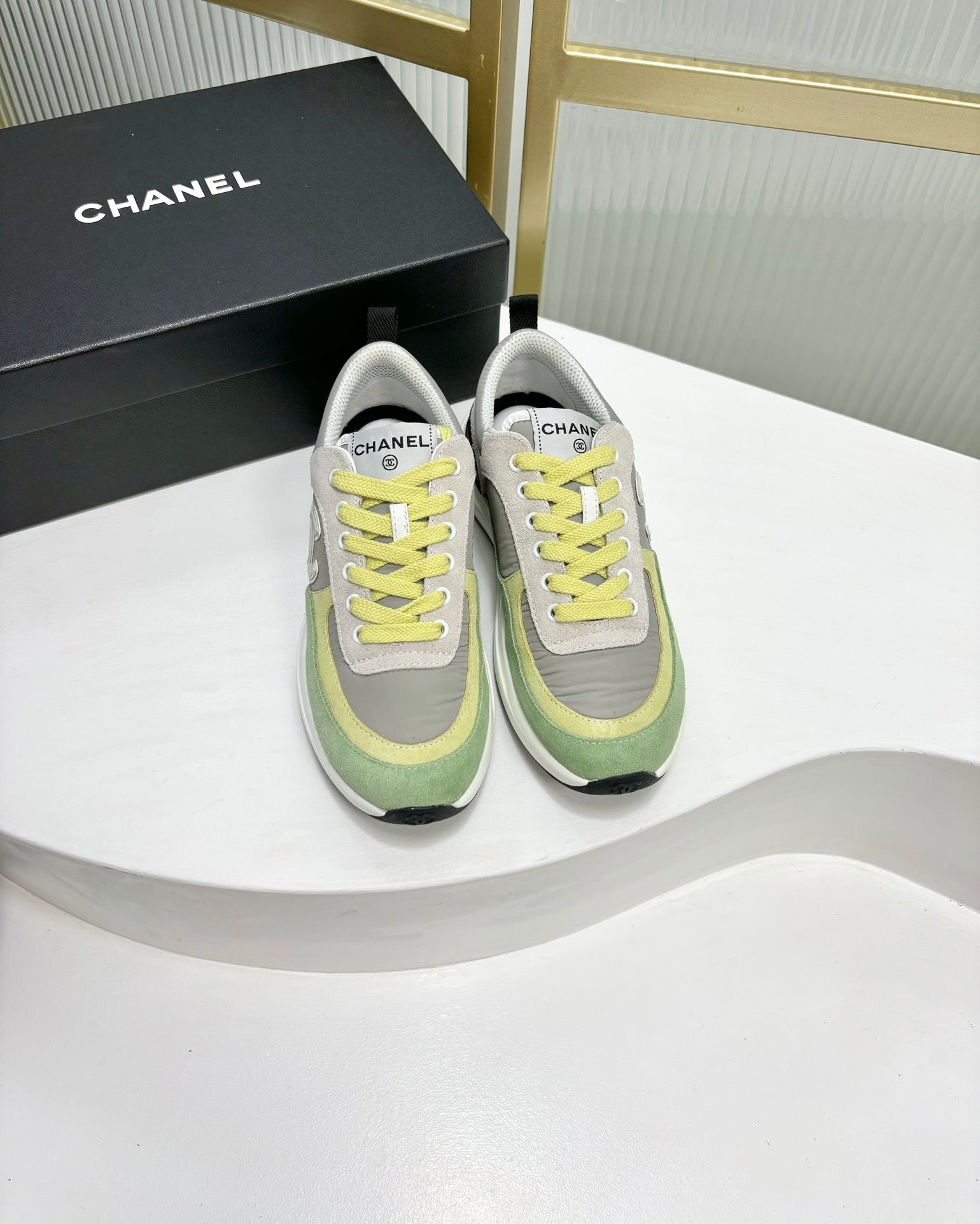 CHANEL SNEAKER IN MULTICOLOR SUEDE