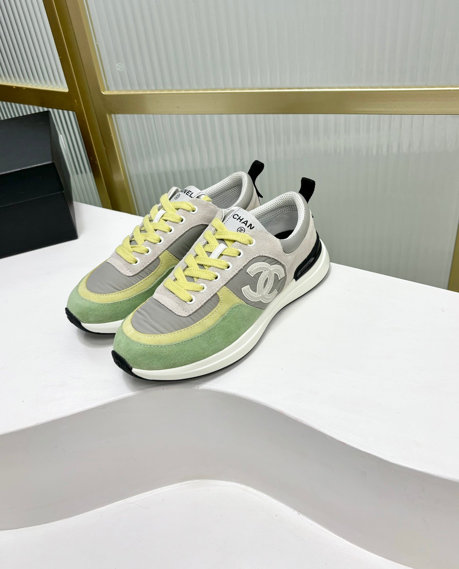 CHANEL SNEAKER IN MULTICOLOR SUEDE