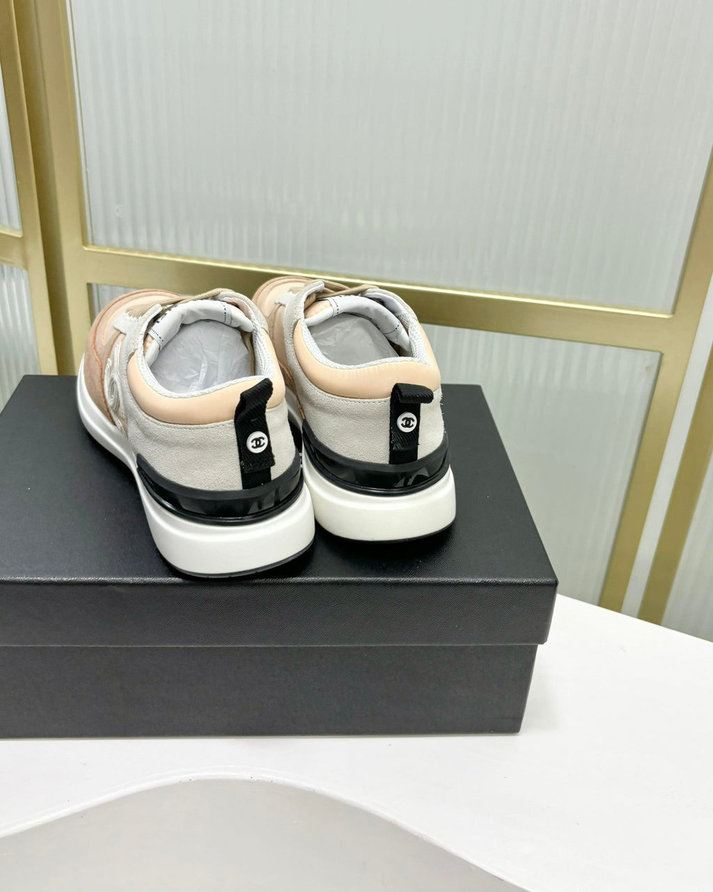 CHANEL SNEAKER IN CAMEL BROWN MIX BISQUE CREAM SUEDE