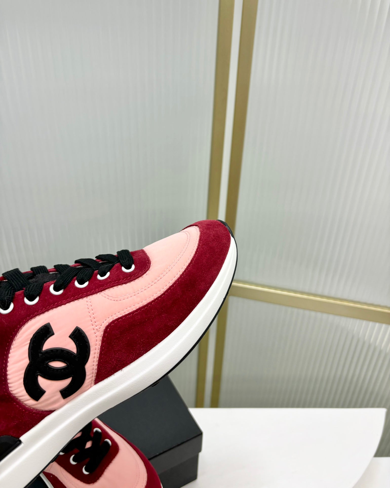 CHANEL SNEAKER IN LIGHT PINK MIX CHERRY RED SUEDE