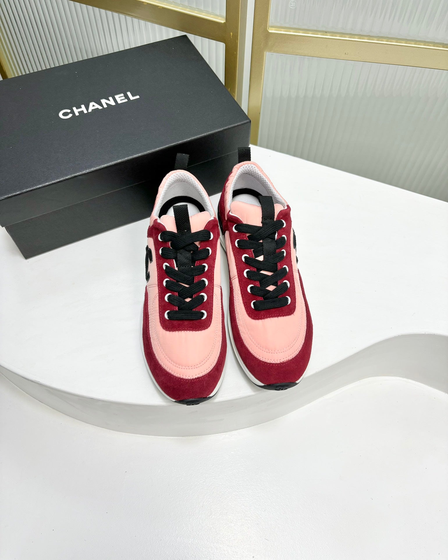 CHANEL SNEAKER IN LIGHT PINK MIX CHERRY RED SUEDE