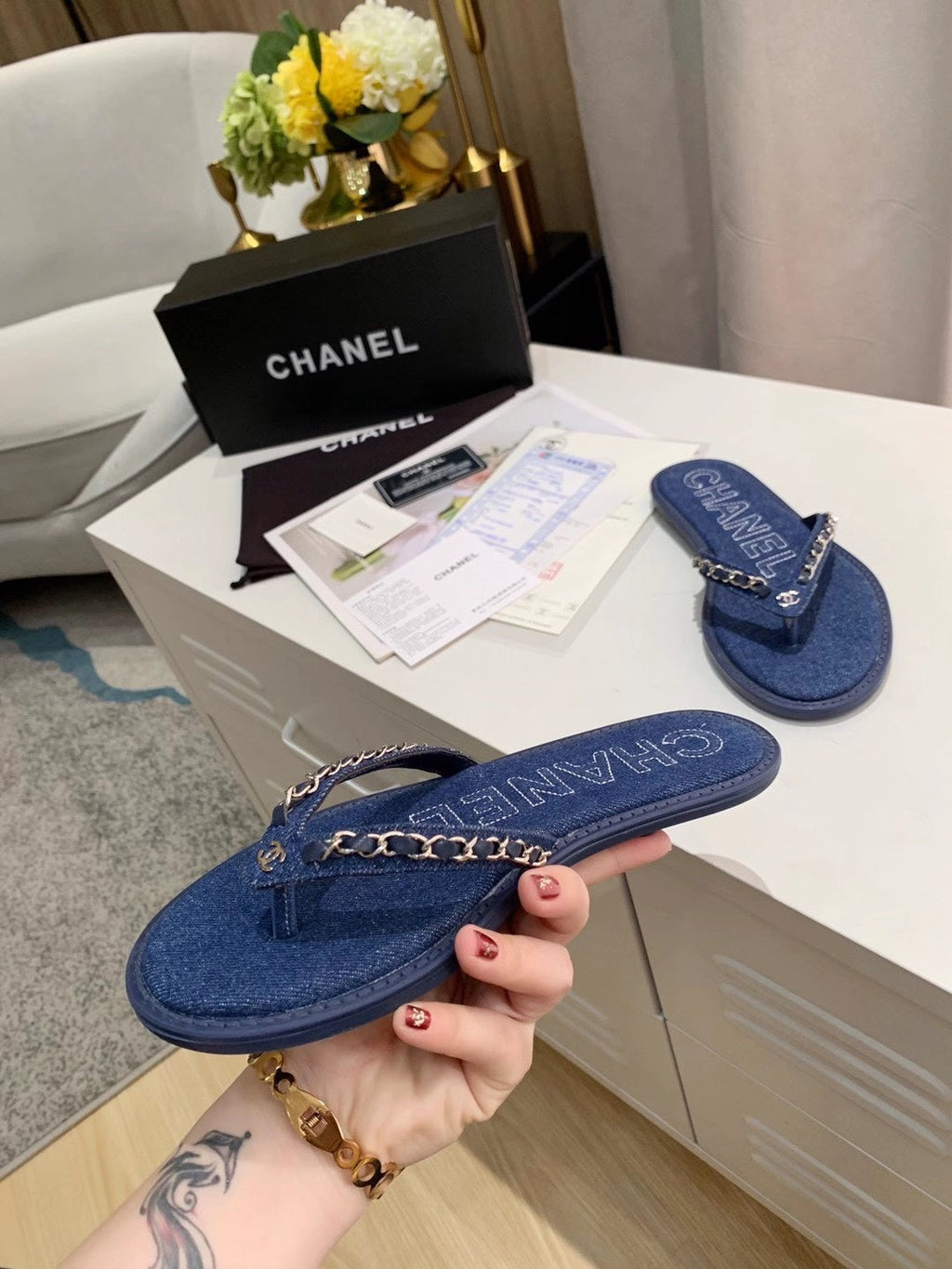 CHANEL THONG SLIPPERS IN COBALT BLUE DENIM