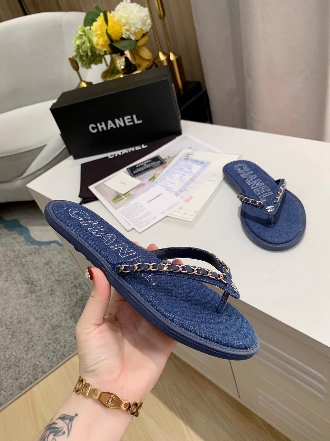 CHANEL THONG SLIPPERS IN COBALT BLUE DENIM