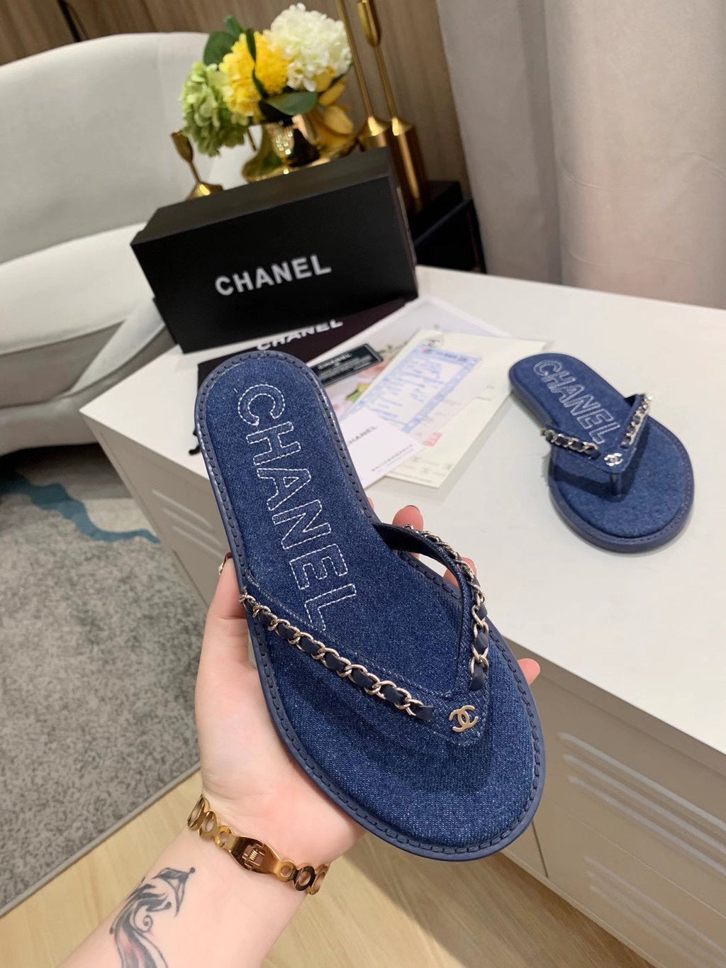 CHANEL THONG SLIPPERS IN COBALT BLUE DENIM