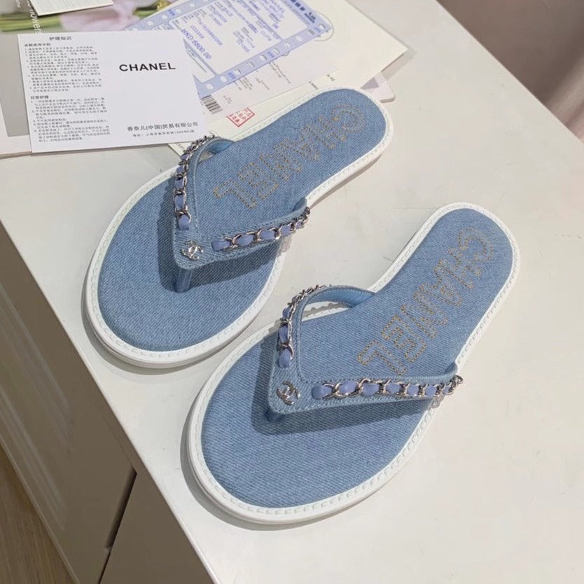 CHANEL THONG SLIPPERS IN LIGHT BLUE DENIM