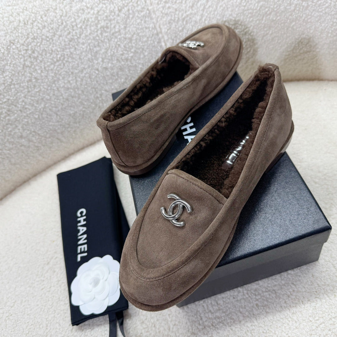 CHANEL LOAFER IN CHOCOLATE BROWN SUEDE AND WOOL LINING
