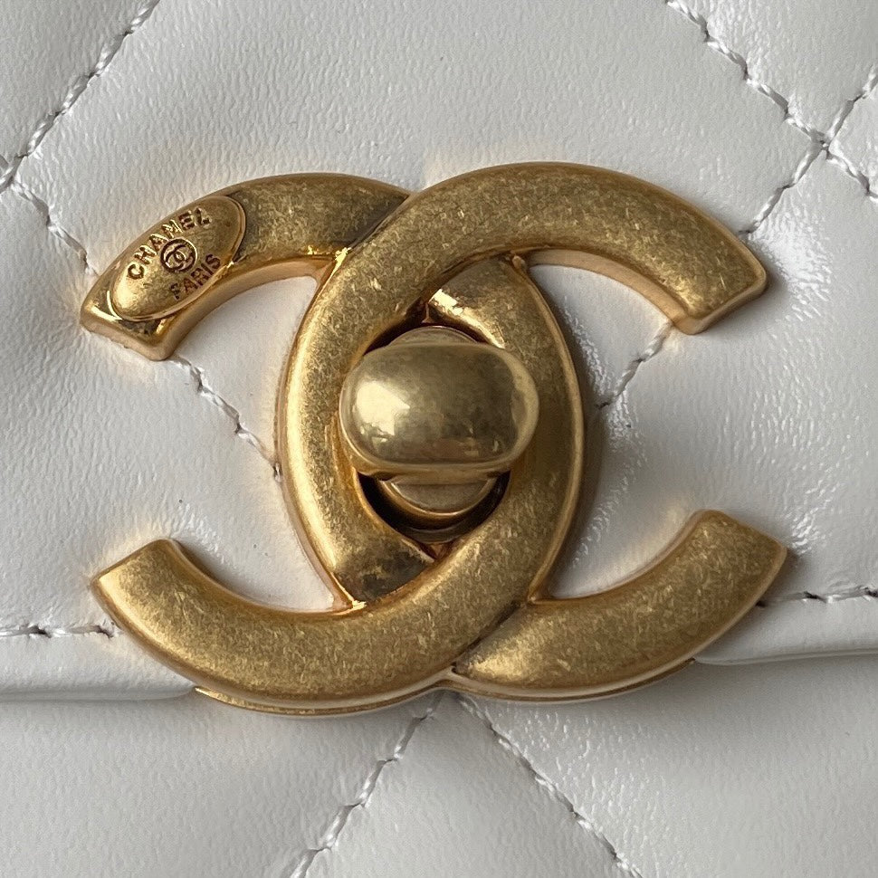 CHANEL MINI FLAP BAG 19 IN WHITE CALFSKIN WITH DOUBLE GOLD BALL