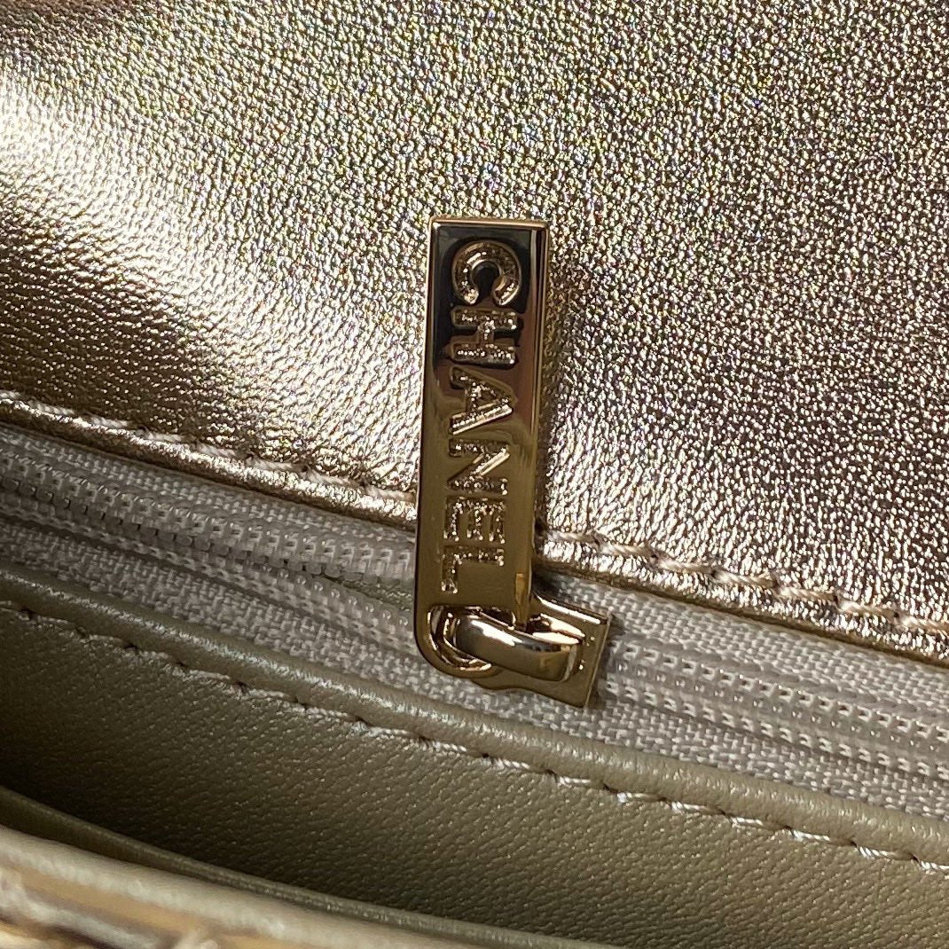 CHANEL MINI 19 FLAP BAG IN GOLDEN METALLIC CALFSKIN WITH STRAP