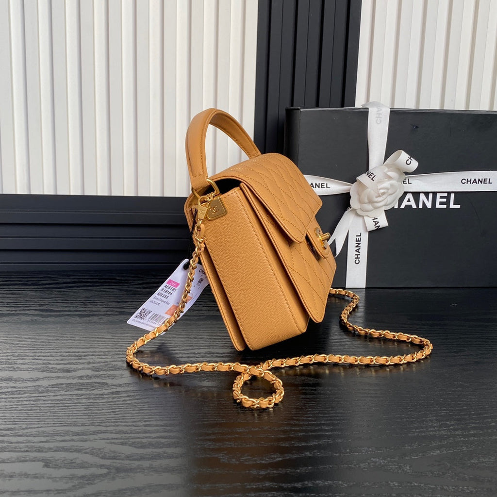 CHANEL RETRO STYLE FLAP BAG 22 IN RAW SIENNA GRAINED CALFSKIN GOLD HARDWARE